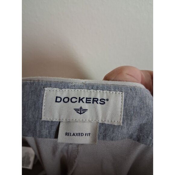 NWT Dockers Khaki Pants Relaxed Fit Men's Size 42x32 - Picture 7 of 9